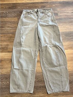 Universal Thread Gray barrel  Leg Jeans with Distressed Knee